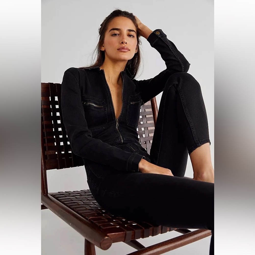 Free People Denim Jumpsuit - Size Medium - Long Sleeve - New With Tags - Picture 2 of 6